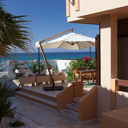 Villa Lucia Sul Mare Sant'Andrea  外观 照片